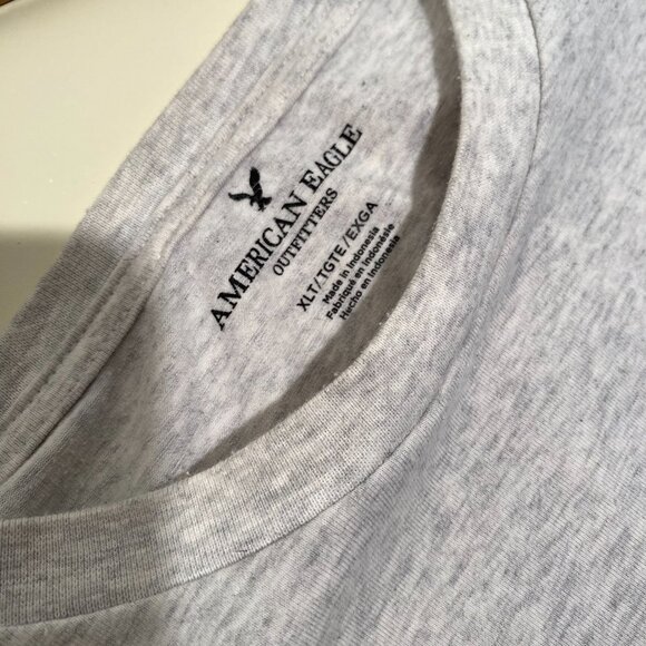 American Eagle Standard Fit Men's Striped Long-Sleeve Pullover Athletic Tee - Picture 4 of 6